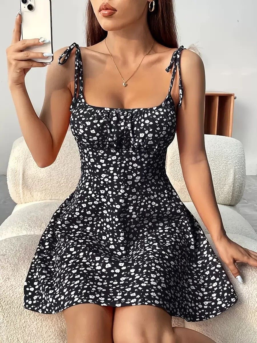 Vestido Praiano Com Alça Espaguete Floral de Verão